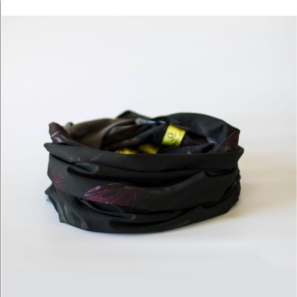 Lululemon rare vinyasa scarf. Midnight Iris print. In like new used condition. - Picture 5 of 5